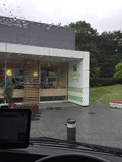 大雨の中の配達